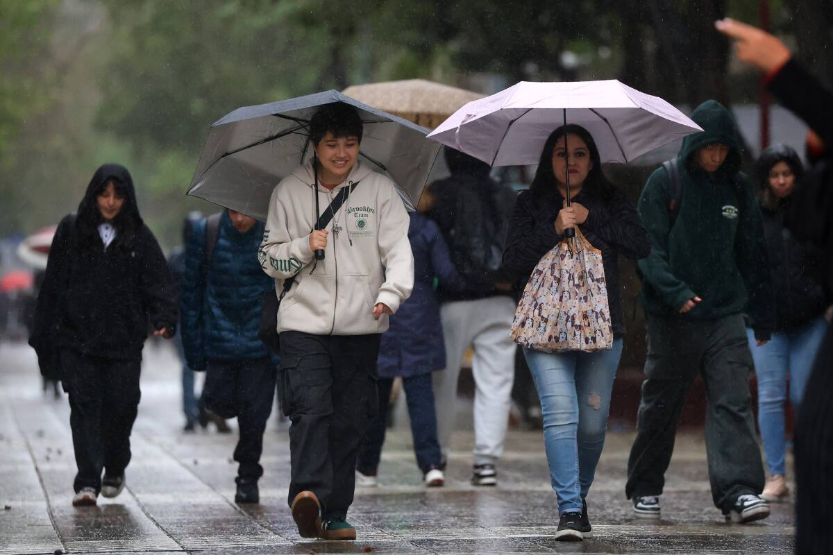 Según el modelo ECMWF, las precipitaciones volverían en los próximos días a la capital. Créditos: Jonnathan Oyarzun/Aton Chile.