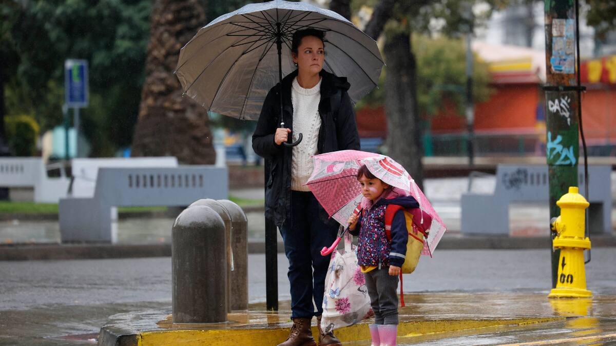 Vuelta a clases será con lluvias en la zona centro-sur de Chile: estos serán los sectores afectados