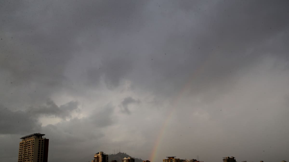 “Aparece la probabilidad de chubascos locales...”: Alejandro Sepúlveda advierte por lluvias en la Región Metropolitana esta semana