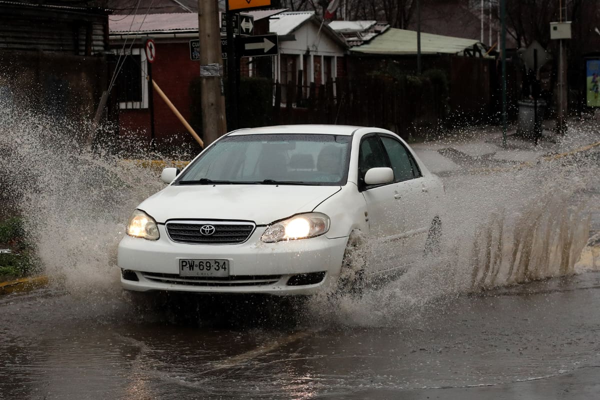 Dos pulsos de precipitaciones afectarán a la RM durante los próximos días.