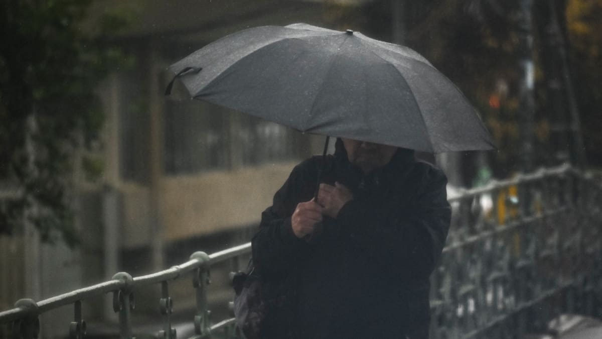 Vuelve la lluvia a Santiago: Meteorólogo Jaime Leyton reveló el día exacto