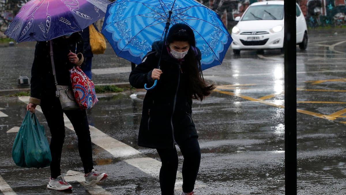 “Habrá de todo”: Meteorólogo Eduardo Sáez confirma sistema frontal con nieve y lluvia este fin de semana