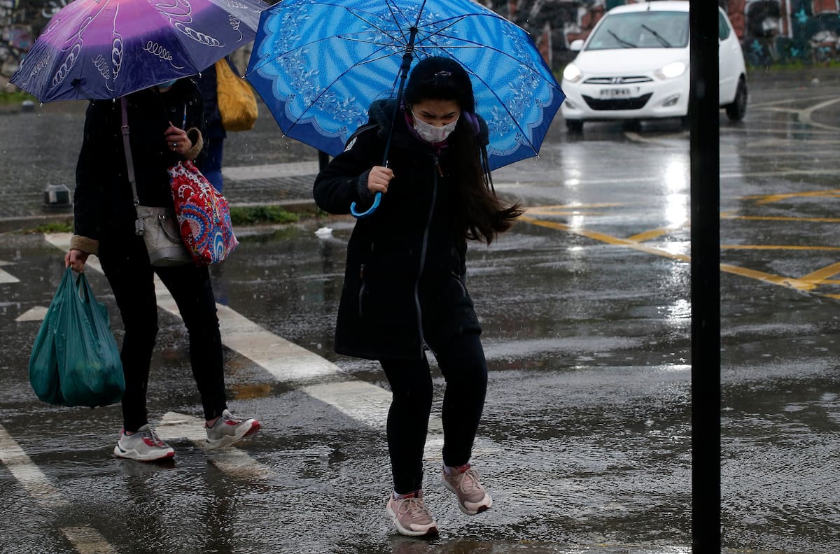 “Habrá de todo”: Meteorólogo Eduardo Sáez confirma sistema frontal con nieve y lluvia este fin de semana