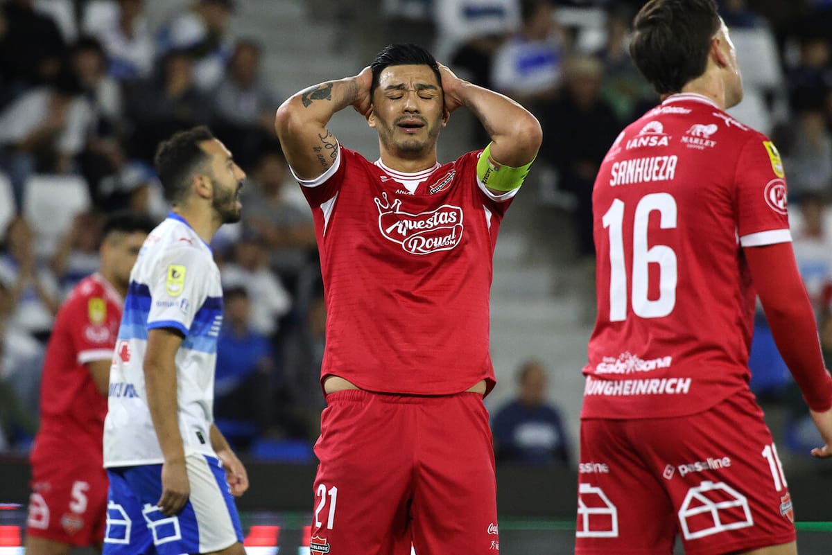 Se lamentó por el penal fallado. Foto: Aton.