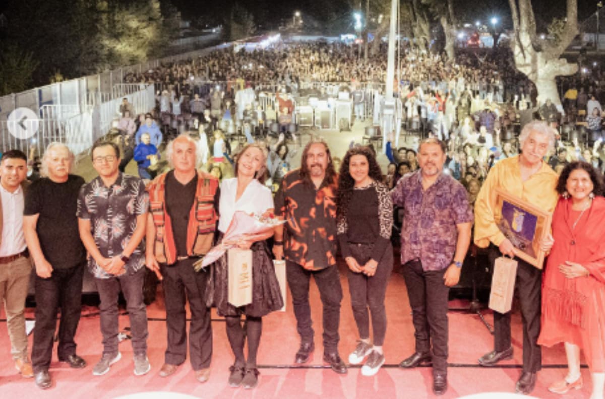 “Ellos dan a conocer una realidad”: Los Jaivas se refieren al crecimiento de los artistas urbanos chilenos