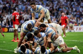 ¡Lo comparan con Dibu Martínez! El tackle milagroso que salvó a Los Pumas en el Mundial de Rugby
