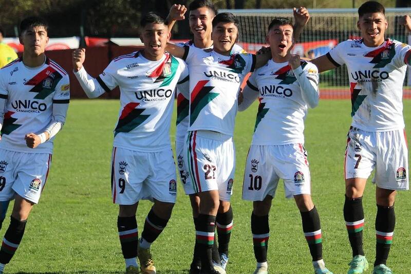 La Lamparita goleó por 8-0 y el segundo gol fue desde mitad de cancha.
