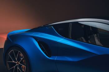 Reconocida marca pone marcha atrás en el paso a la electrificación total