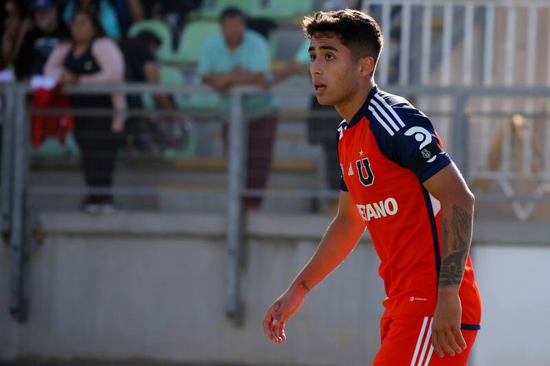 está siendo seguido desde Brasil para dejar Universidad de Chile.