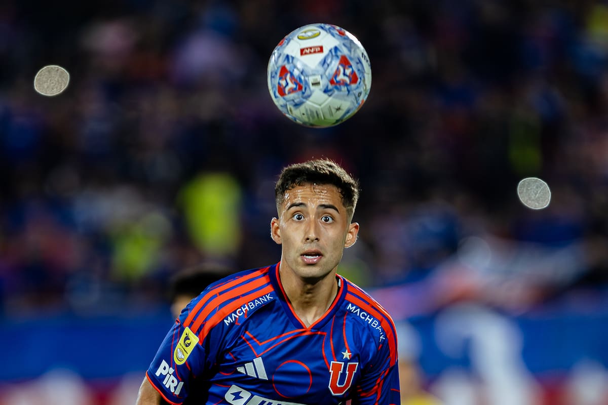 renovó su contrato con Universidad de Chile. Foto: Felipe Escobedo/En Cancha