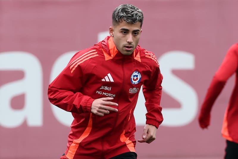 Lucas Assadi en La Roja.