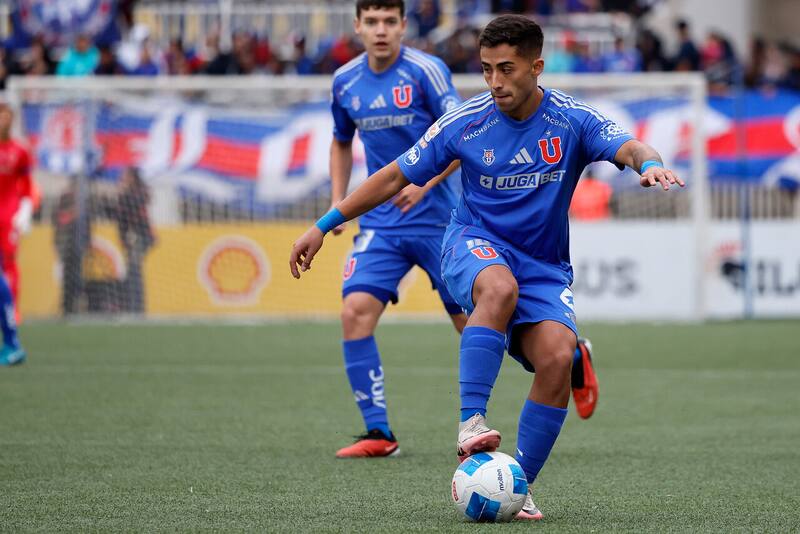 El volante se sumó de emergencia al partido con Botafogo. Foto: Aton.