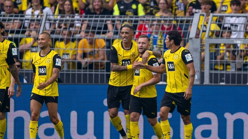 Ídolo de Colo Colo asegura que está en tratativas para traer al Borussia Dortmund al Monumental