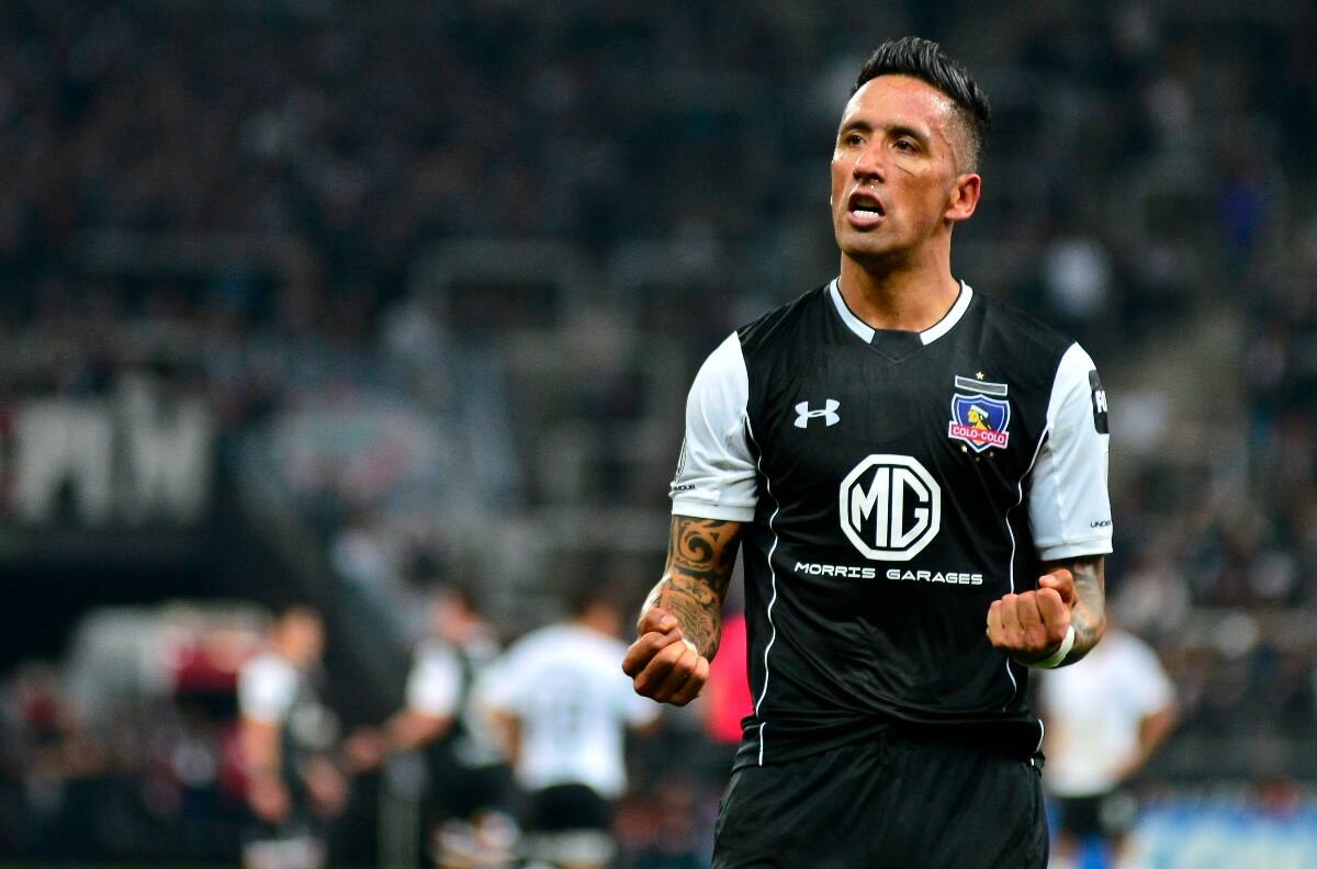 Lucas Barrios dirigirá por primera vez y se llevará a un chileno a Paraguay