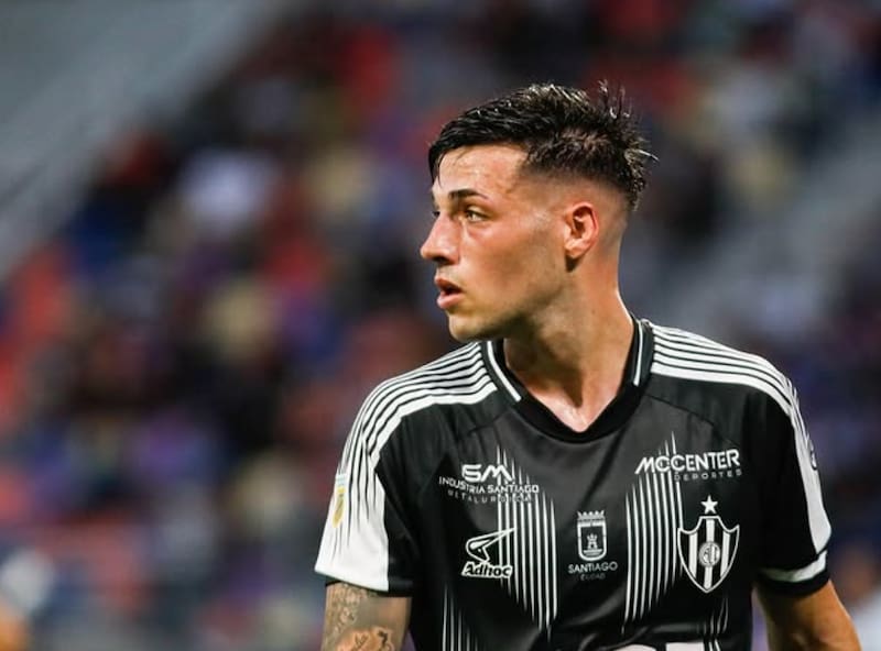 Viene de jugar en Central Córdoba.