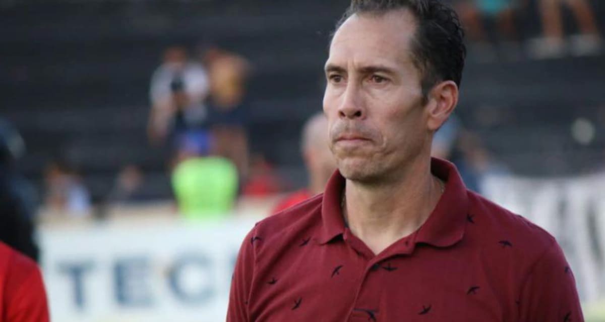 Lucas Bovaglio seguirá siendo el DT de Palestino en 2025.