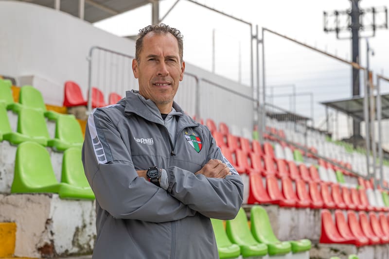 dejará de ser director técnico Palestino. Foto: Felipe Escobedo