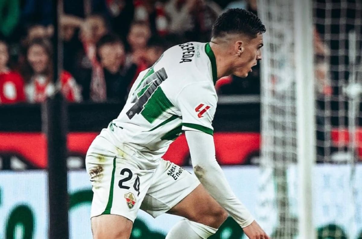 A pesar de la derrota del Elche: Lucas Cepeda es destacado en España: “No paró de correr”