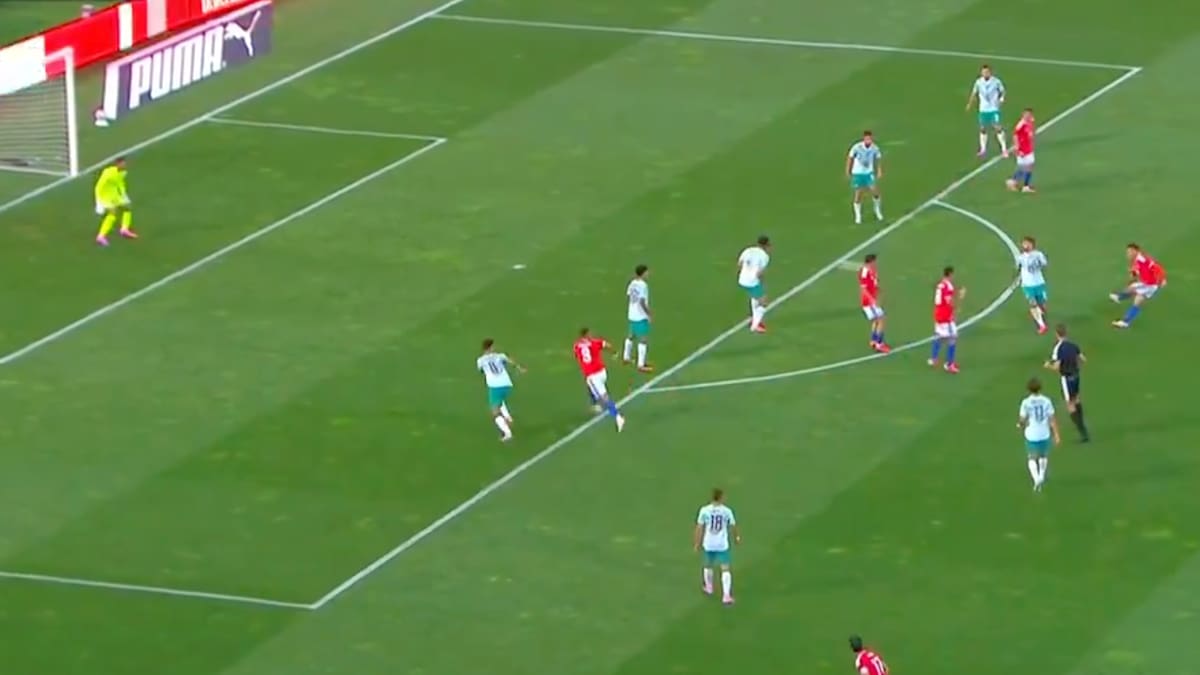 VIDEO | ¡El del honor! El golazo de Lucas Cepeda para marcar el descuento de Chile ante Portugal