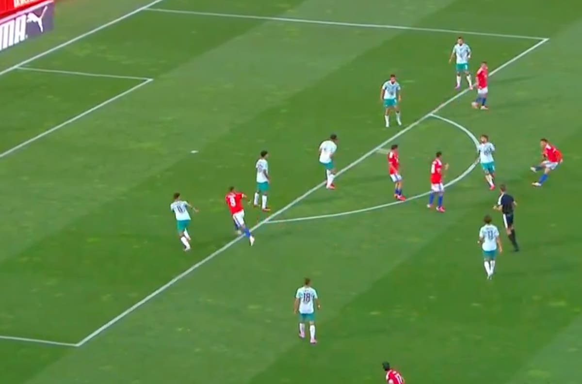 VIDEO | ¡El del honor! El golazo de Lucas Cepeda para marcar el descuento de Chile ante Portugal