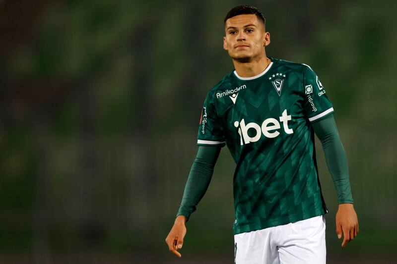 Lucas Cepeda, hoy en Colo Colo, fue una de las dos ventas que realizó Santiago Wanderers a principios de este año.