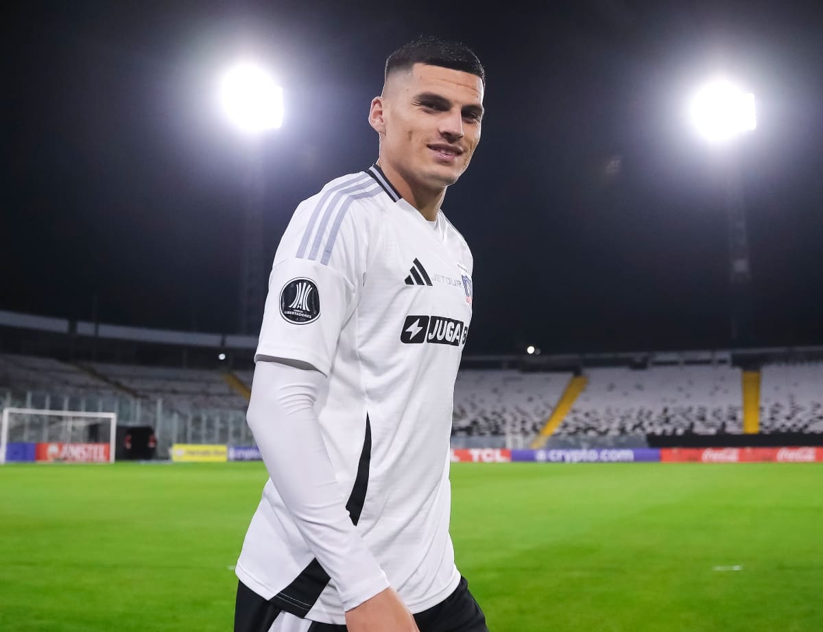 El extremo tiene un pie fuera de Colo Colo. Foto: Aton.