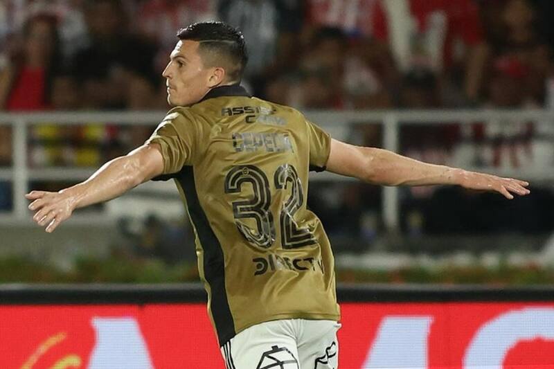 celebrando el gol ante Junior de Barranquilla por Copa Libertadores
