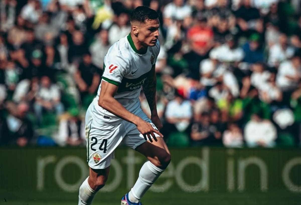 El chileno juga vital partido con Elche. Foto: @elche.