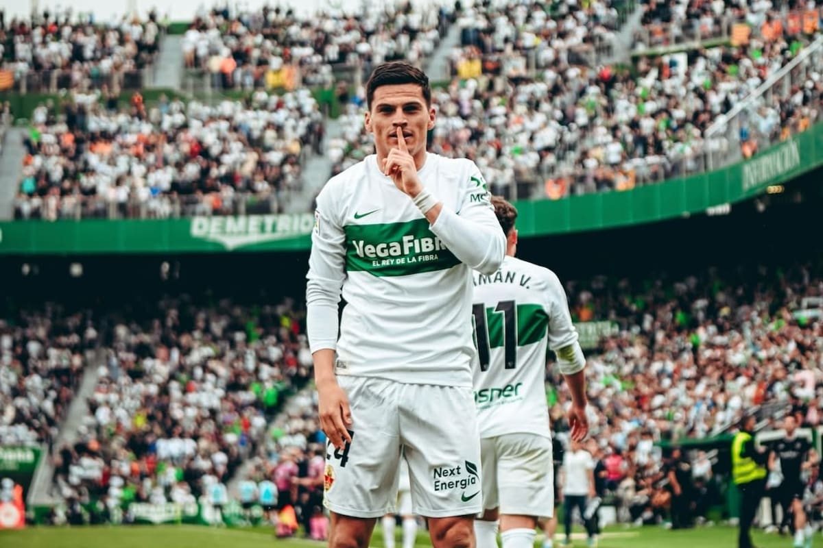 Lucha por evitar el descenso en España. Foto: Elche.