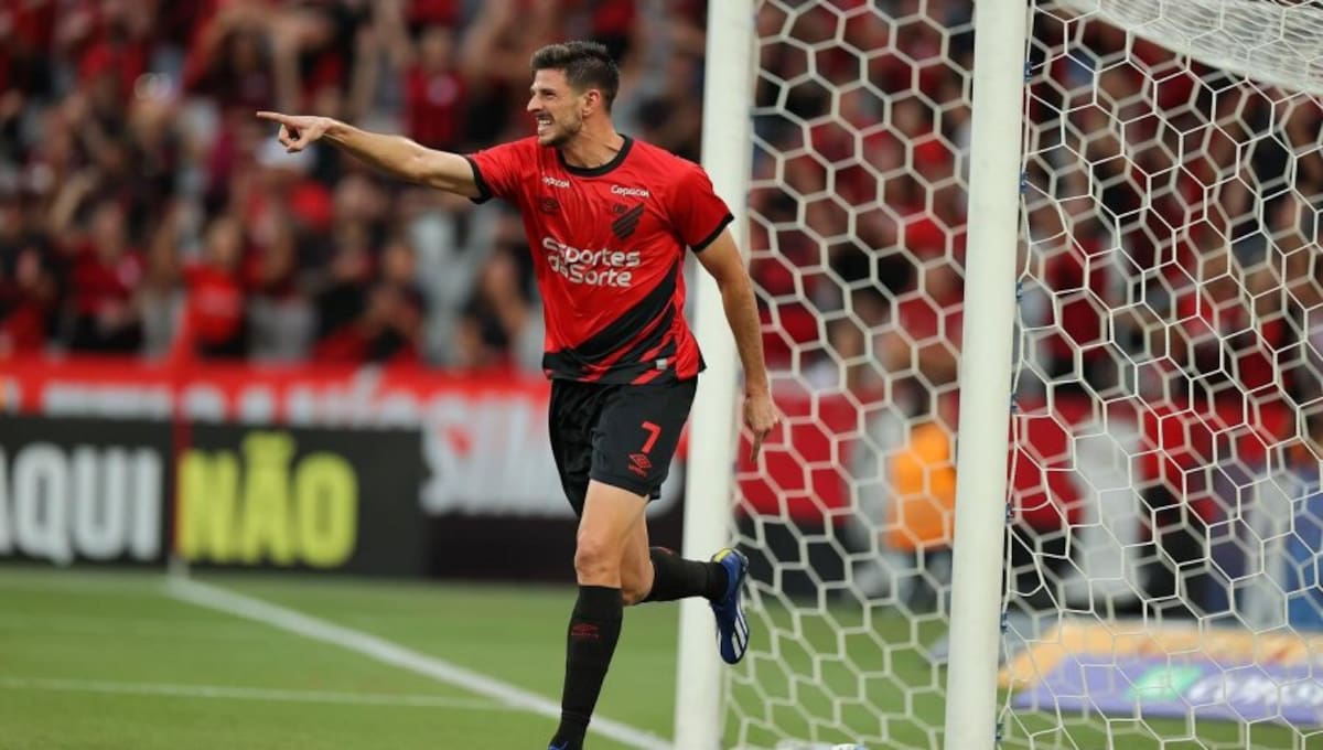 está muy cerca de ser el nuevo refuerzo de la U.