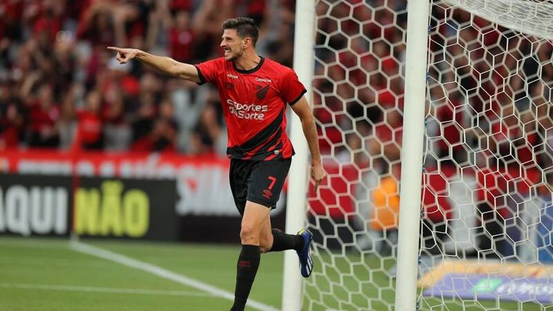 La U busca alternativas a Octavio Rivero: este goleador argentino comienza a tomar fuerza