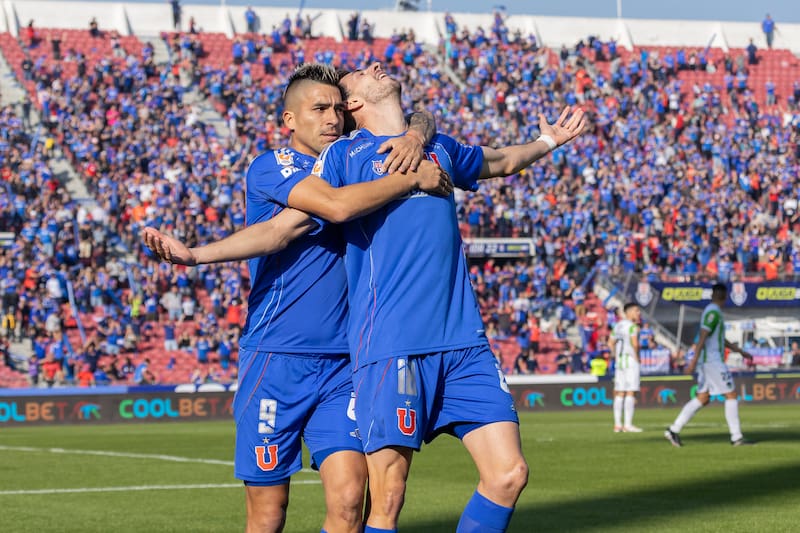 Es uno de los delanteros de Universidad de Chile. Foto: Felipe Escobedo