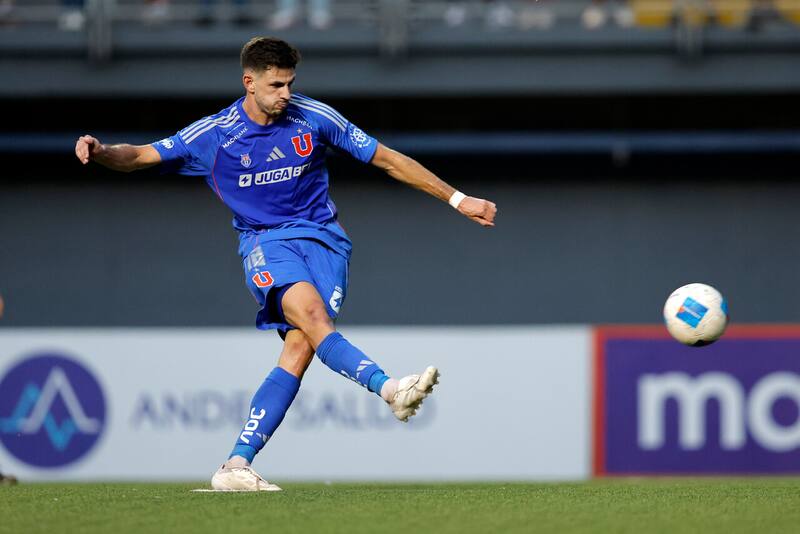 Falló un penal en su debut con la camiseta de la U. Foto: Aton.