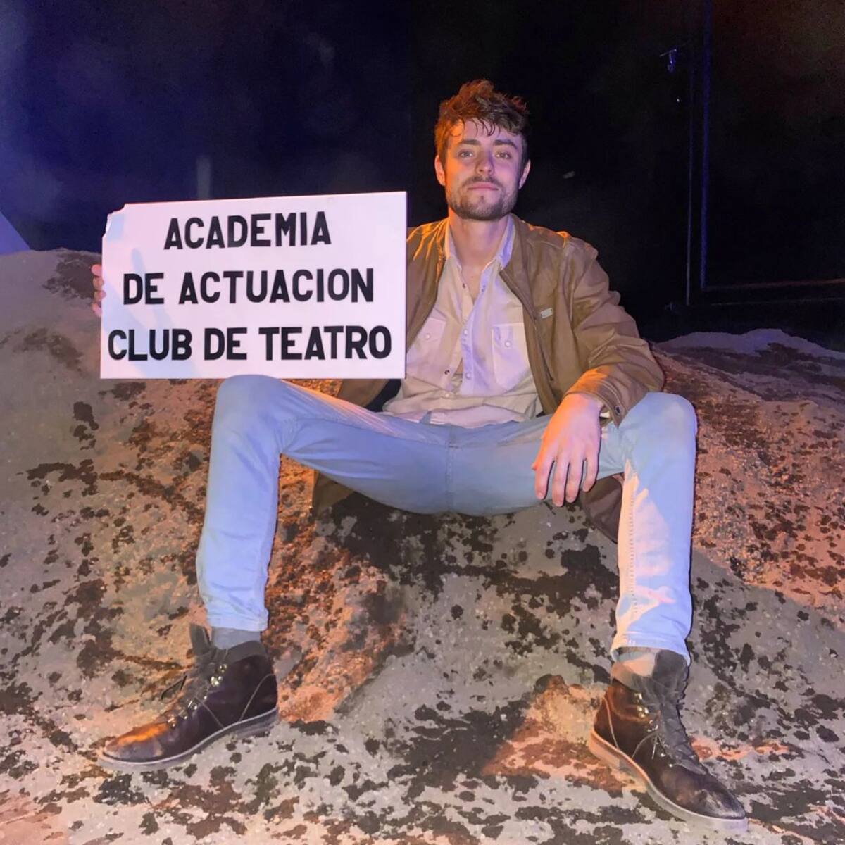 Foto de cuando Lucas Maffei egresó de actuación.