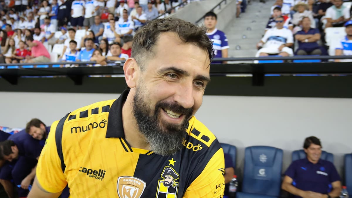 VIDEO | Así recibieron los hinchas de la UC a Lucas Pratto en el Claro Arena