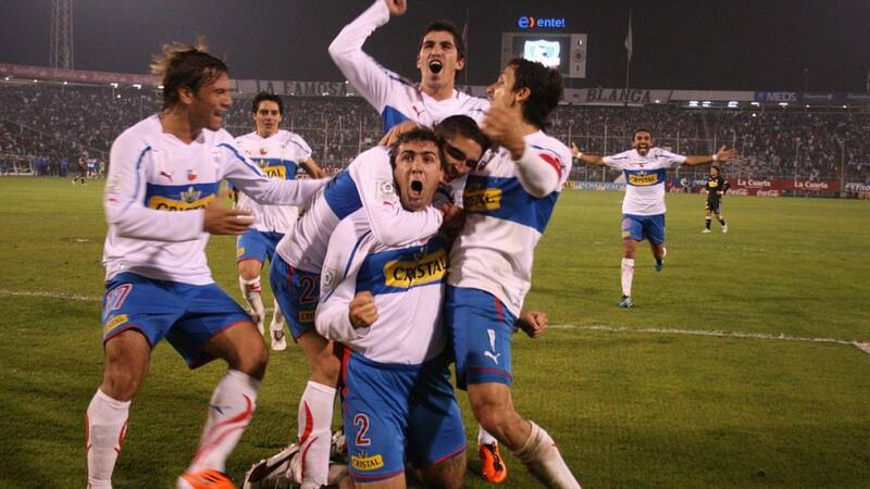 Podría ser compañero de Gary Medel.