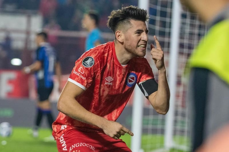 Colo Colo pudo contratar a Lucas Villalba en caso de pagar un poco más de lo que desembolsaron por Cepeda.