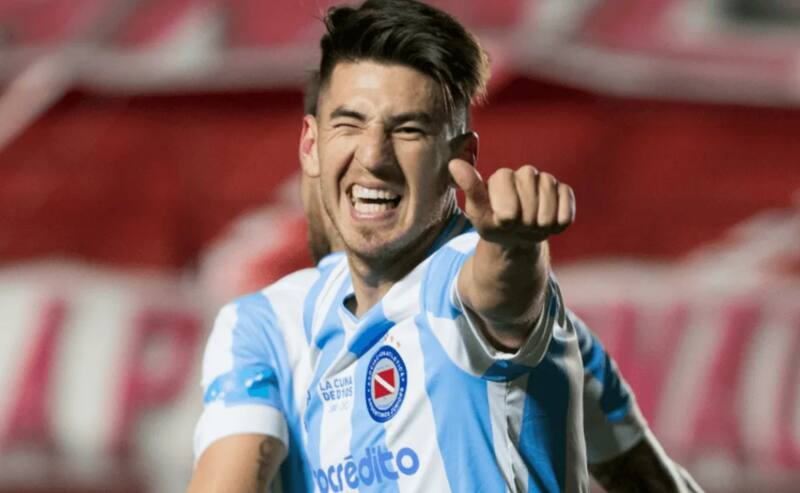 Lucas Villalba es pretendido por Colo Colo de cara a la temporada 2024.