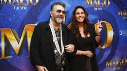 Lucero y Manuel Mijares apoyan a su hija, Lucerito, en el estreno de la obra El Mago de Oz (The Wiz)