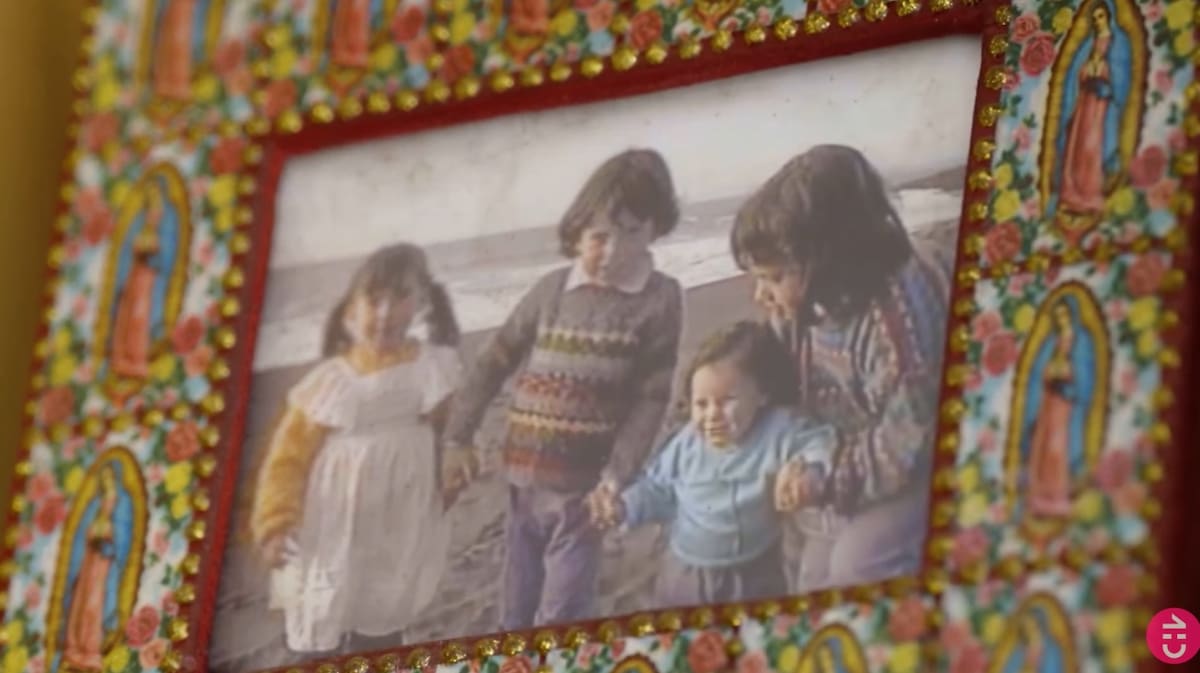 Una fotografía de sus hermanos, ella es la más pequeña.