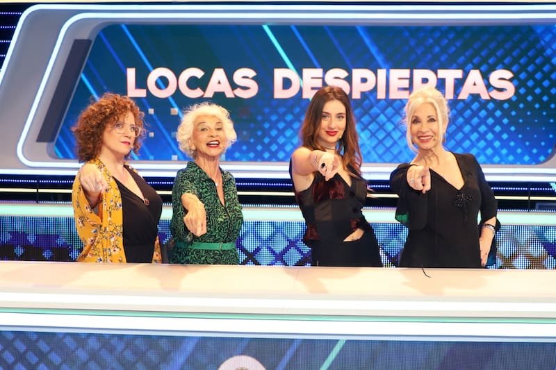Luciana Ibáñez junto a su madre, Loreto Valenzuela en el programa "¡Que dice Chile!" /Canal 13