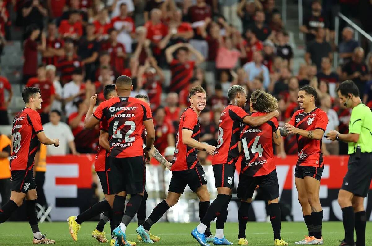 Fue promesa en Colo Colo, se fue a probar suerte en Brasil y ahora está cortado del primer equipo