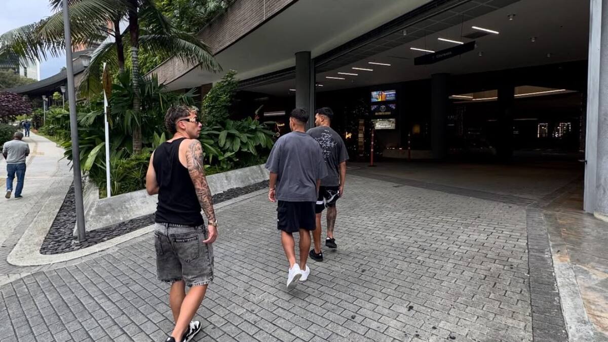 En Medellín: las vacaciones de Vicente Pizarro y Daniel Gutiérrez con un ex delantero de Colo Colo