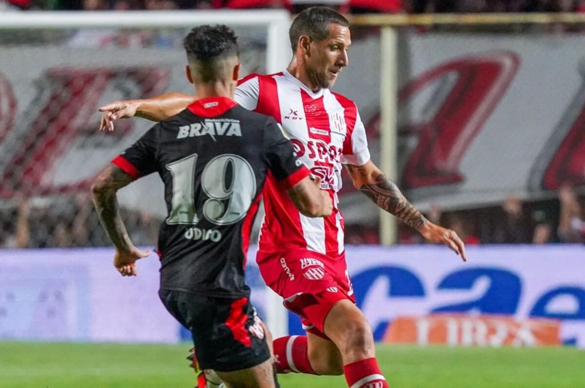 Luciano Aued es figura en Unión de Santa Fe. Sin embargo, a sus 36 años el retiro se acerca. Crédito: @clubaunion.