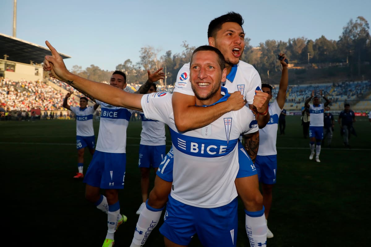 "Es difícil, después de un proceso tan exitoso, una década de mucho éxito y muchos títulos, gestionar ese éxito", advierte el jugador, que en la foto celebra el tercer título consecutivo de la UC, en 2021.