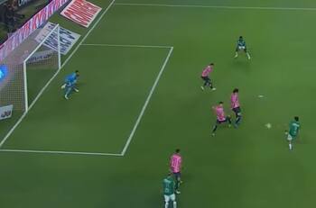 VIDEO | Luciano Cabral pide titularidad en La Roja: anotó un gol y dio una asistencia en el León de México