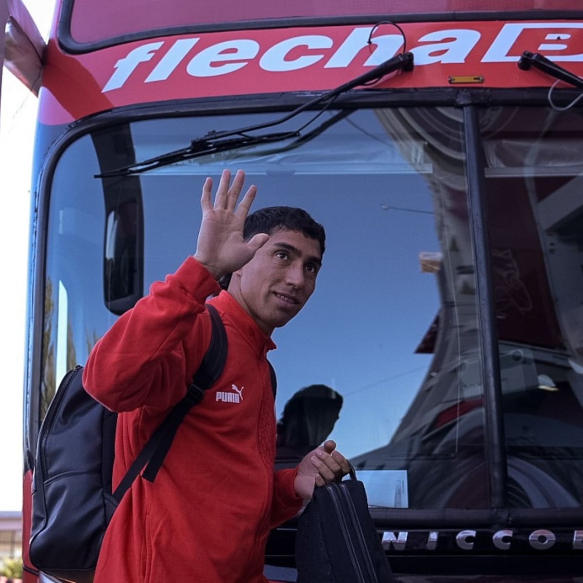Luciano Cabral vive horas claves en Argentina: “Colo-Colo lo quiere”