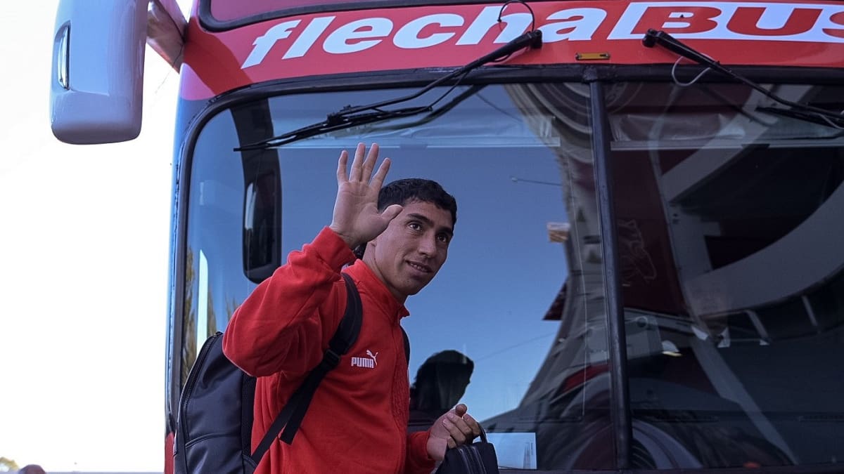 Luciano Cabral vive horas claves en Argentina: “Colo-Colo lo quiere”