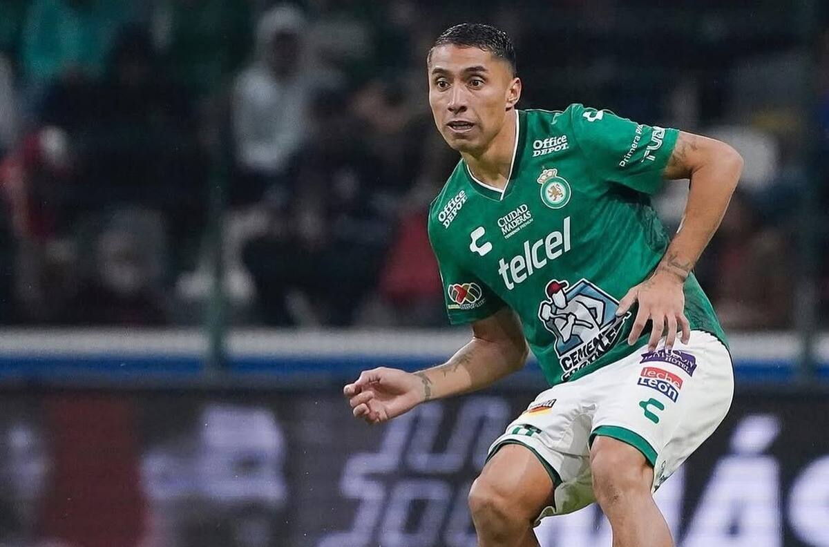 Luciano Cabral recibió bonito presente de una leyenda del fútbol mexicano