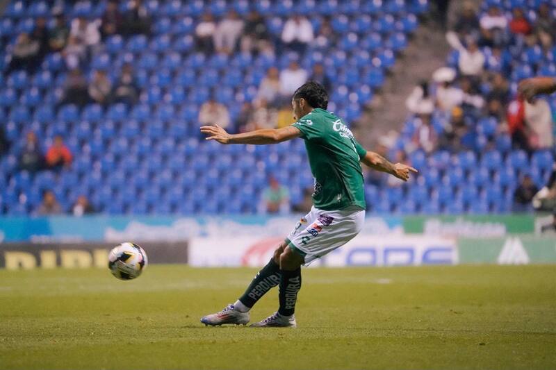 entregó una asistencia en su primera titularidad con el Club León de México. Foto: Twitter Club León.